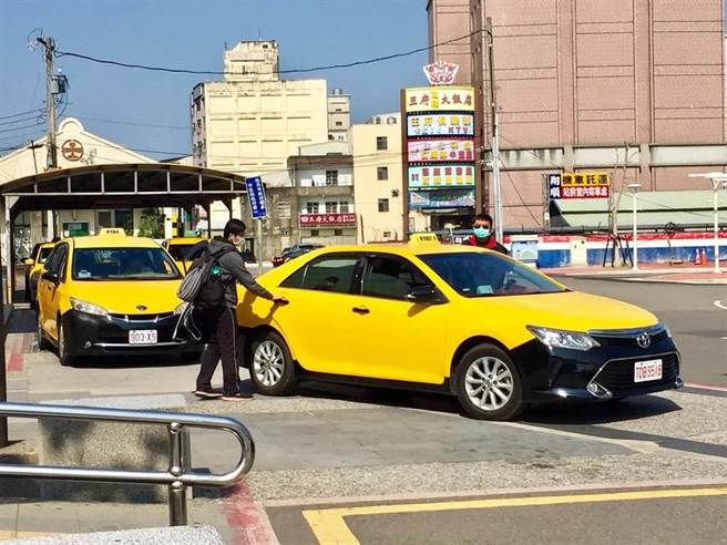 苗栗計程車29日起，春節期間連續9天，收費加收三成。(本報資料照)