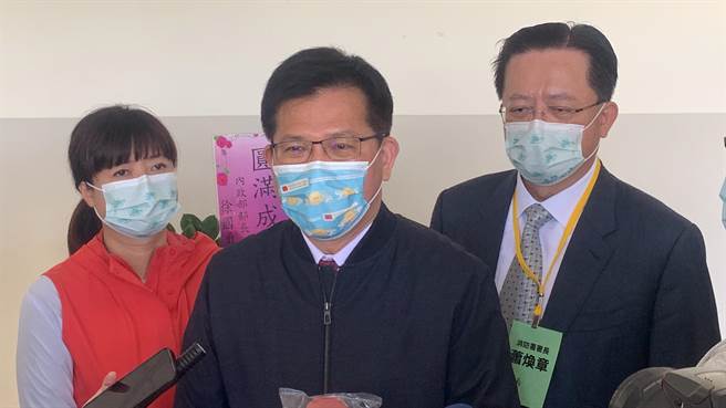 前交通部长林佳龙（中），16日表示目前没有选举打算。（廖志晃摄）