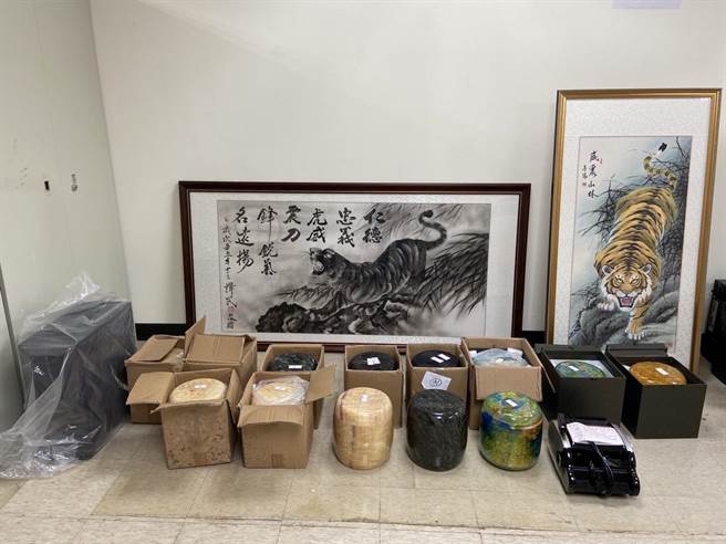 曹姓等8人利用靈骨塔進行詐騙。（圖／警方提供）