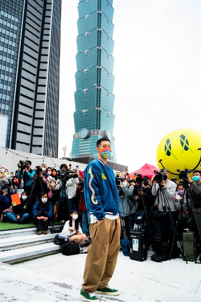 周汤豪今举行《REAL LIFE》专辑签名会，现场人气爆棚。（环球音乐提供）