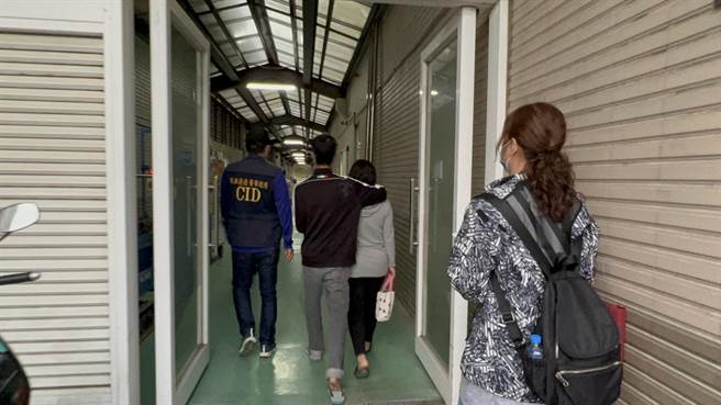 鍾姓男子家屬。（翻攝照片／洪靖宜高雄傳真）