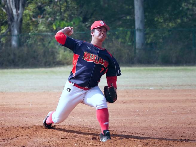 稻江高商黄翰克首度完投9局。（学生棒联提供）