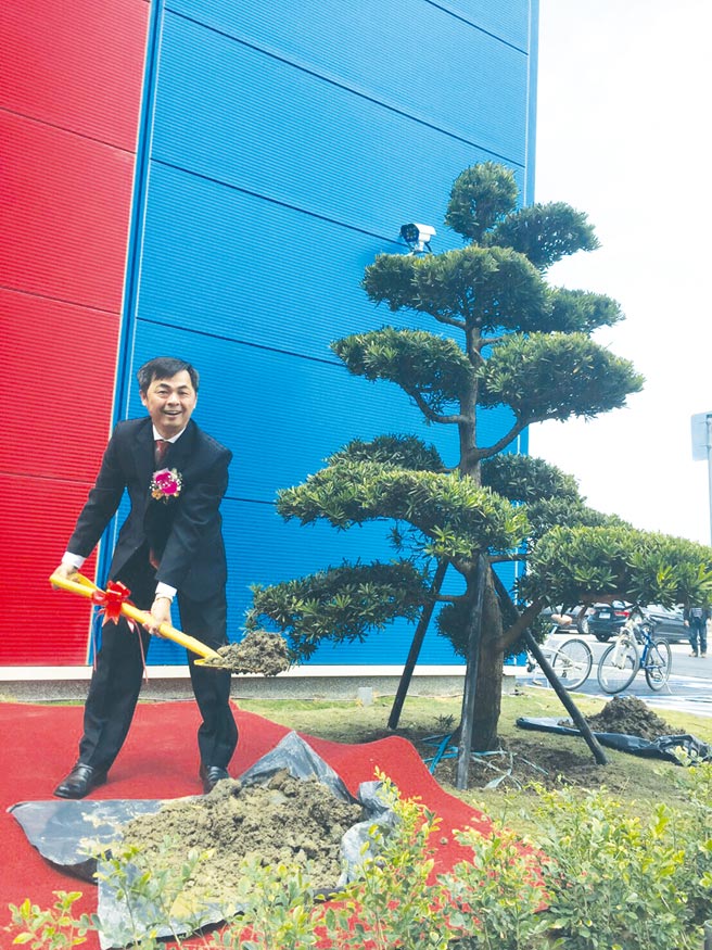 家登董事长邱铭乾建立一系列人力资源训练讲座及课程，称之为「与比尔（邱铭乾英文名字为Bill）有约」。图／本报资料照片