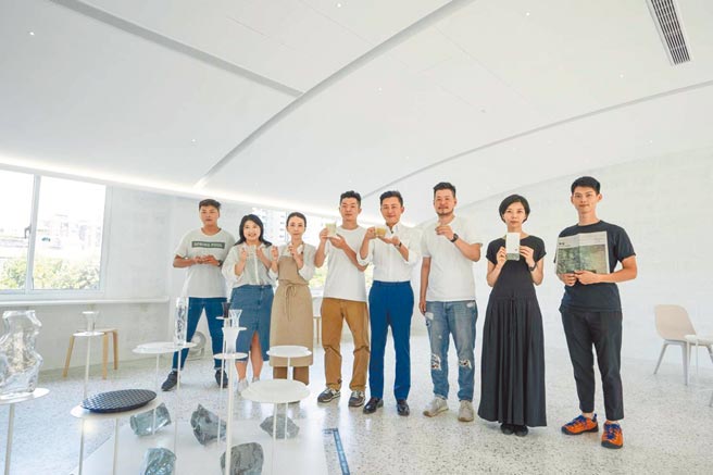 隱身新竹公園的玻璃工坊，委由在地老牌公司春池玻璃經營春室Glass Studio。（新竹市府提供／邱立雅竹市傳真）