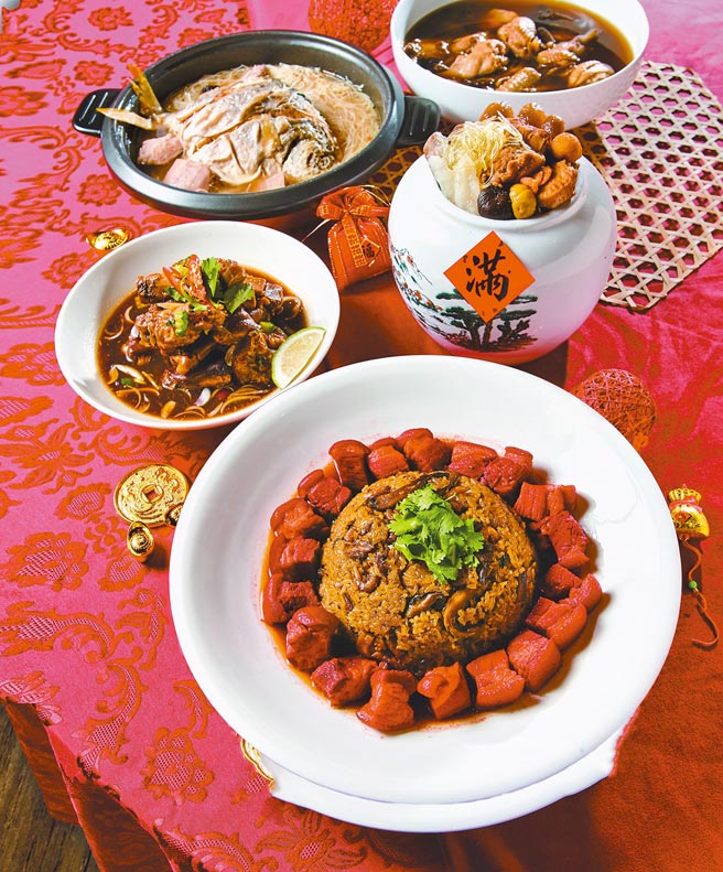 京站「虎呷虎喂团圆宴」独家年菜组合优惠，原价4074元，16日前享京站预购独家价3600元。（京站提供）