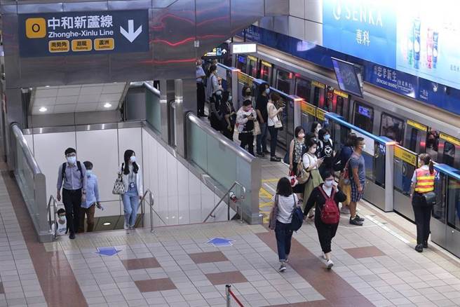 桃機確診防疫員足跡曝連5天搭淡水線台北車站換車 生活 中時新聞網