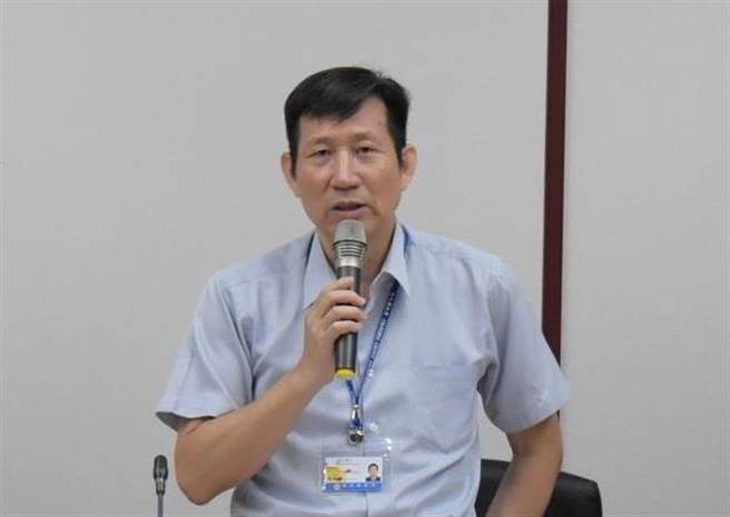 歷任3任县府秘书长赖振沟退休。（彰县府提供／吴敏菁彰化传真）