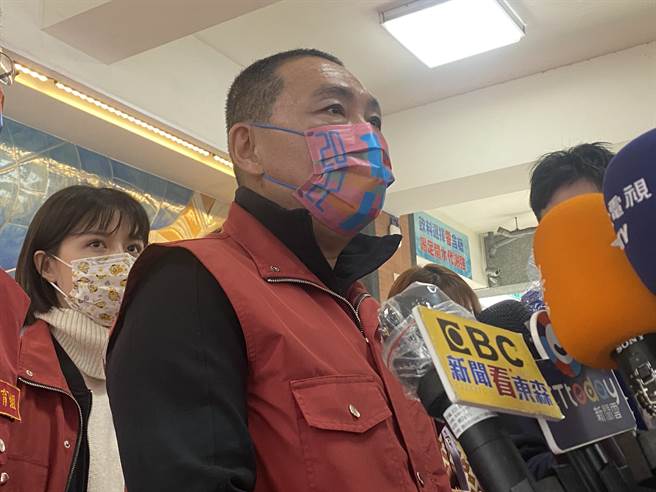 美国传N95口罩才能防堵疫情新北是否跟进？ 侯友宜：一切依照中央政策（戴上容摄）