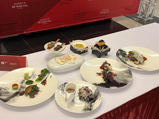 米其林二星主廚黃以倫把傳統佛跳牆變成法式餐點。（陳淑娥攝）