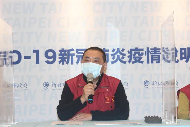 新北市长侯友宜说，面对Omicron的威胁，没打疫苗的孩子很容易感染到，为保护孩子们在学校安全，才会在校园内推行疫苗护照，目前为止没有要扩大趋势。(陈慰慈摄)