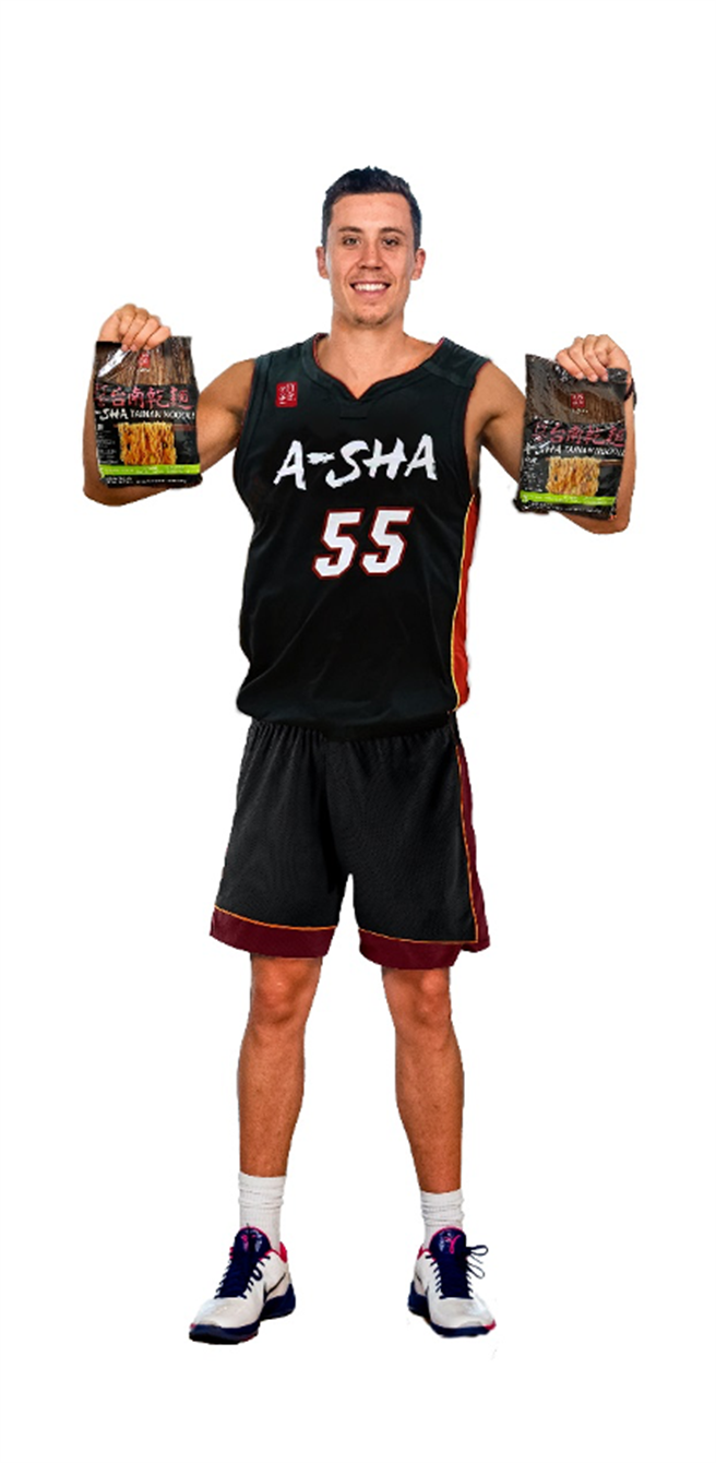 迈阿密热火队射手邓肯罗宾生继续和阿舍食品合作。（阿舍食品提供）