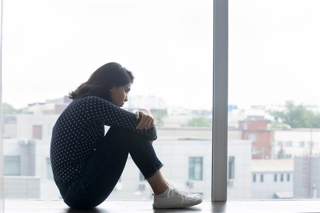 天蝎座、摩羯座、射手座和双鱼座的人最怕麻烦别人，有事情寧愿自己扛。(示意图/达志影像)