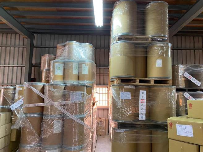 云林地检署查获上万公斤偽农药与禁用农药，市值上亿元。（云林地检署提供／张朝欣云林传真）