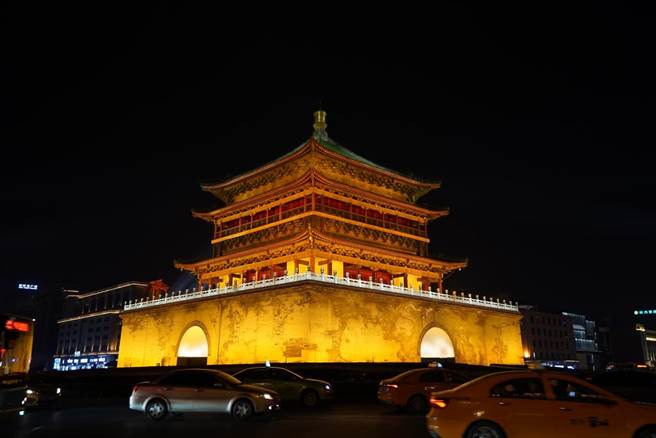 西安城墙是中国现存规模最大、保存最完整的古代城垣。（图朱明甫摄）