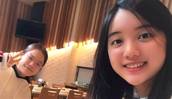 俞俐均透露她除了很爱下围棋，其他时候都和一般女生一样。（图／截取自俞俐均脸书）