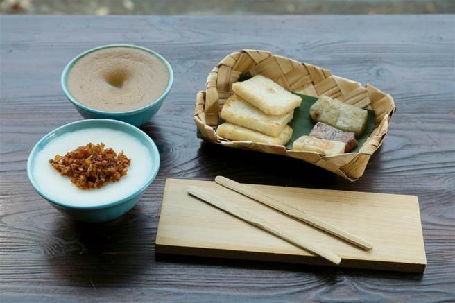 返乡青年陈宜偲向客家阿婆学习做粄，并开设店面「晌午粄食」，传承传统滋味。(图／林格立)