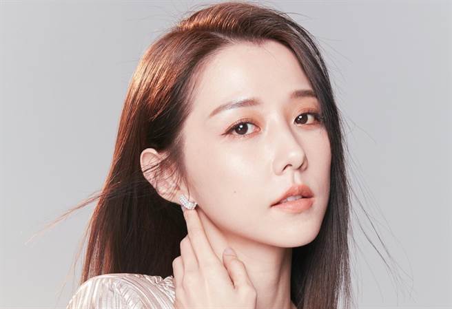 邵雨薇接下保養品代言。（TRUE TISANE提供）