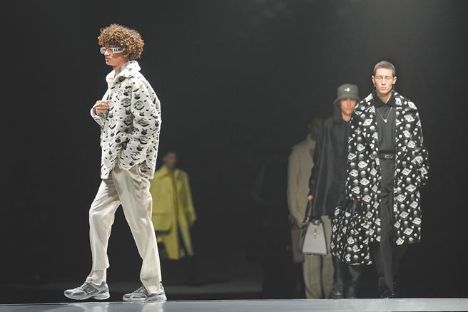 充满时尚诗意的Fendi秋冬作品，重新诠释男装线条。（美联社）