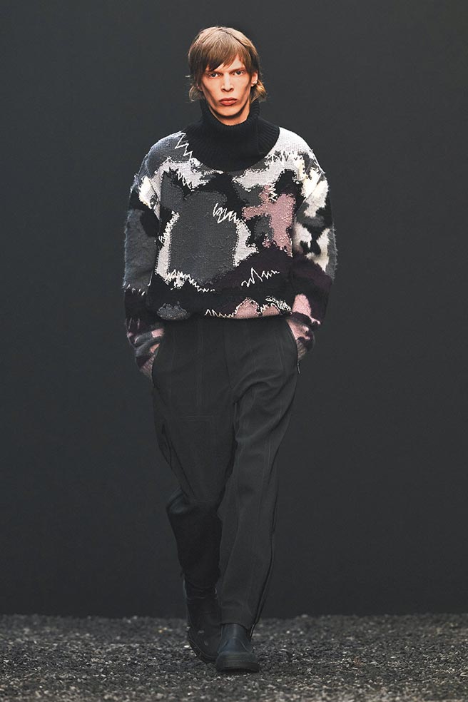 Ermenegildo Zegna最新发表的秋冬男装结合展望未来与始于足下两个意念，或也是呼应目前办秀遇到的疫情影响。（Zegna提供）