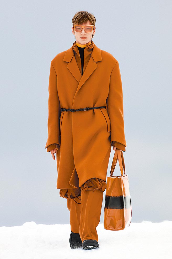 充满强烈温暖色调的秋冬服装，是Zegna本季特色之一。（Zegna提供）