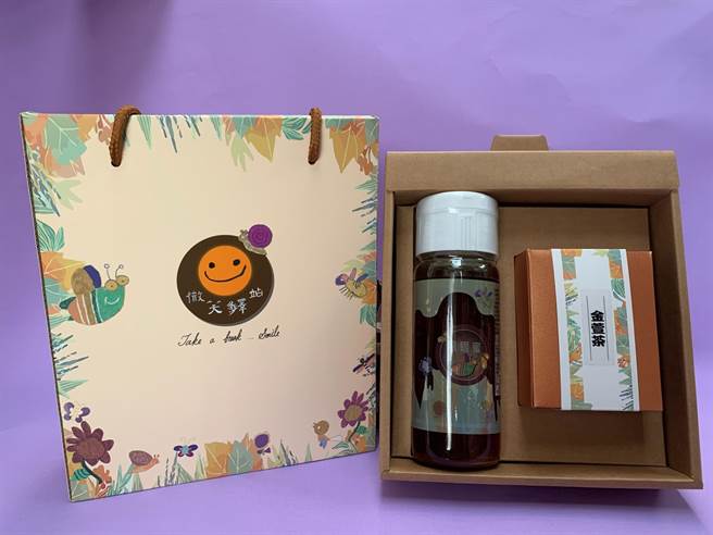 勞動力發展署中彰投分署推薦多元就業開發方案執行單位具特色的年節伴手禮，提供民眾春節採購禮品新選擇。（勞動力發展署中彰投分署提供／盧金足台中傳真）