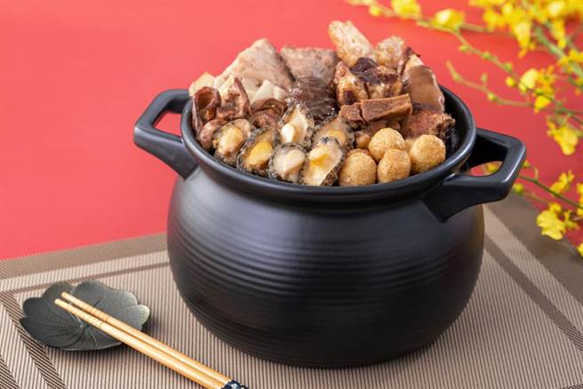 佛跳墙内容物种类眾多，网友好奇哪一样食材最不需要。（示意图／Shutterstock）