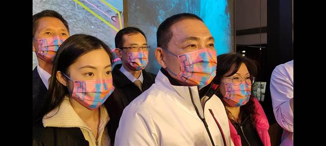 被問到新北市有無可能跟進桃園提早放寒假？新北市長侯友宜說，新北市目前疫情穩定，會隨時觀察，會做好滾動式檢討。（陳慰慈攝）