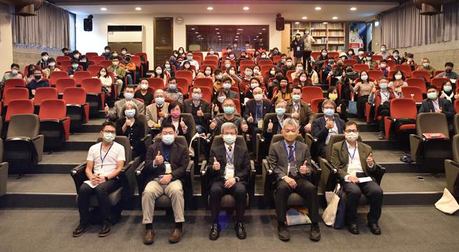 台灣師範大學今(18)日舉辦論壇，討論台大系統3校「大學之道」通學單車道願景。(台師大提供／李侑珊台北傳真)