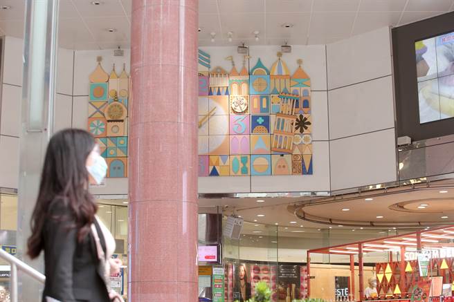 SOGO董事长黄晴雯鼓励员工施打第3剂，今(18日)表示，施打者可获得2500元的SOGO礼券。(示意图/资料照)
