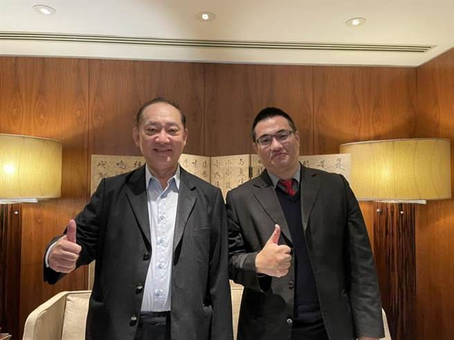 （匯钻科董事长李素白（左）、总经理王信为对2022年营运深具信心。图／匯钻科提供）

