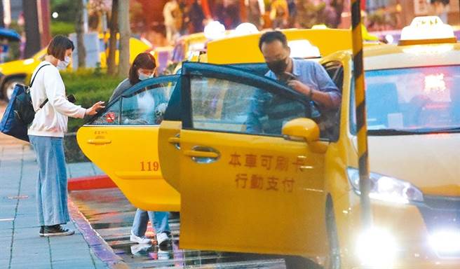 春节新北计程车一连15天跳表另外加30元。（示意图／资料照）