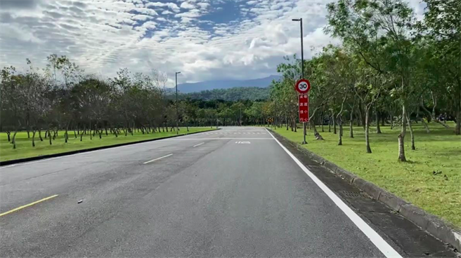 國立東華大學面積廣達250公頃，統計7年內校園車禍事故高達4百多起。（翻攝畫面）