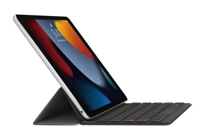 SOGO台北店新春福袋初三大奖是市价1万9680元APLLE iPad 9 64G+聪颖键盘+Apple Pencil。（SOGO提供）