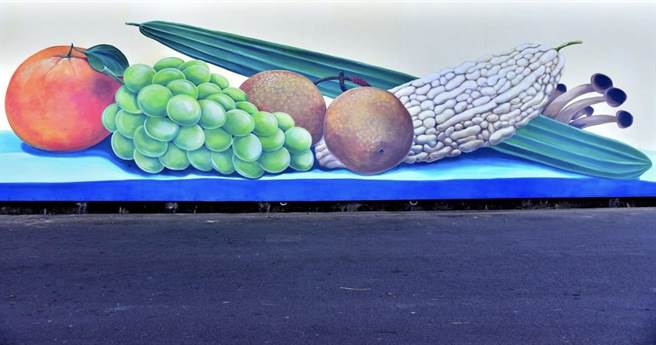 这次青年彩绘师是由牧田创意彩绘工作室的灵魂人物陈诗薏创作。（石冈区公所提供／王文吉台中传真）