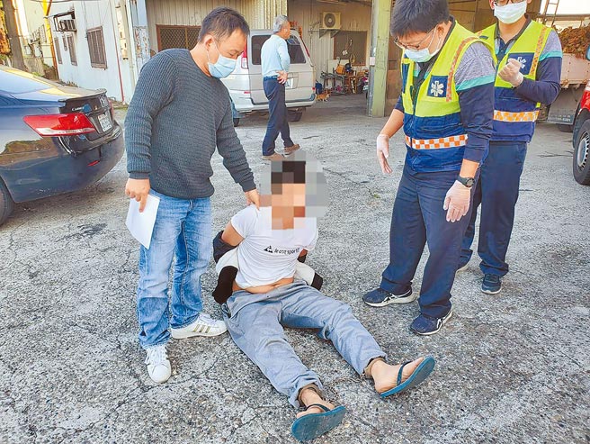 台中市警察局雾峰分局侦办天道盟分会犯罪组织，于彰化县大村乡逮捕天道盟成员赖姓男子。（雾峰分局提供／黄国峰台中传真）