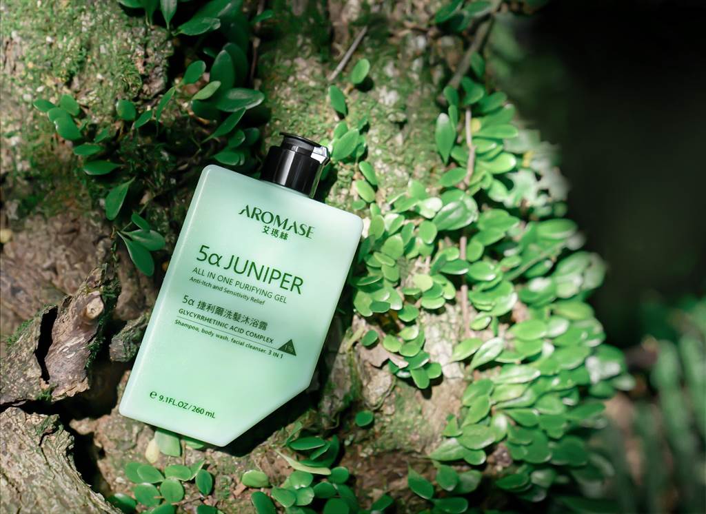 草本頭皮養護品牌AROMASE艾瑪絲，致力永續美麗，洗髮精瓶身使用再生塑膠製成，實現生生不息的永續循環經濟。（艾瑪絲提供） 