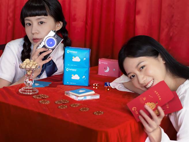 愛康15 週年尾牙祭不限金額下單就送 3 包涼感衛生棉，詳情洽官網。（愛康涼感衛生棉提供） 