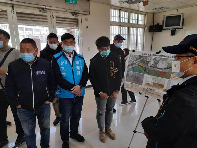 大甲交流道为多向路口匯集处，每逢尖峰时间塞车不断，市议员李荣鸿向市府建议拓宽甲东路。（李荣鸿服务处提供／陈淑娥台中传真）