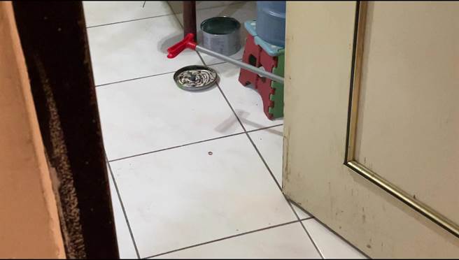 台东市区1栋大楼19日凌晨12点惊传火警，原来是1住户点蚊香驱蚊触动警报器。（民眾提供／蔡旻妤台东传真）