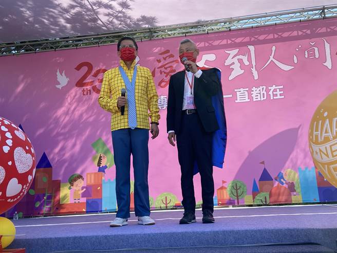 36家企业好友与爱心人士，共同延续支持送爱心到人间，携手传爱。（卢金足摄）