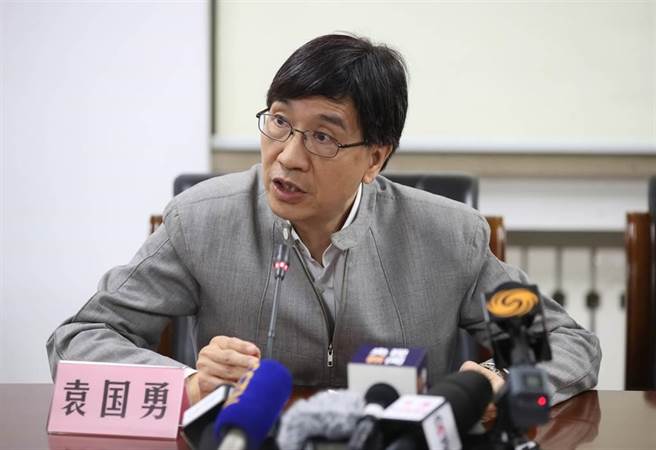港府专家顾问、香港大学微生物学系讲座教授袁国勇。（图／中新社）