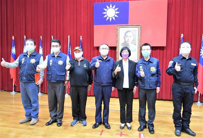 元月2日社头乡发生枪击案，彰化县刑大和田中警分局组成专案小组，迅速在7天内侦破，将犯嫌一网打尽。（谢琼云摄）