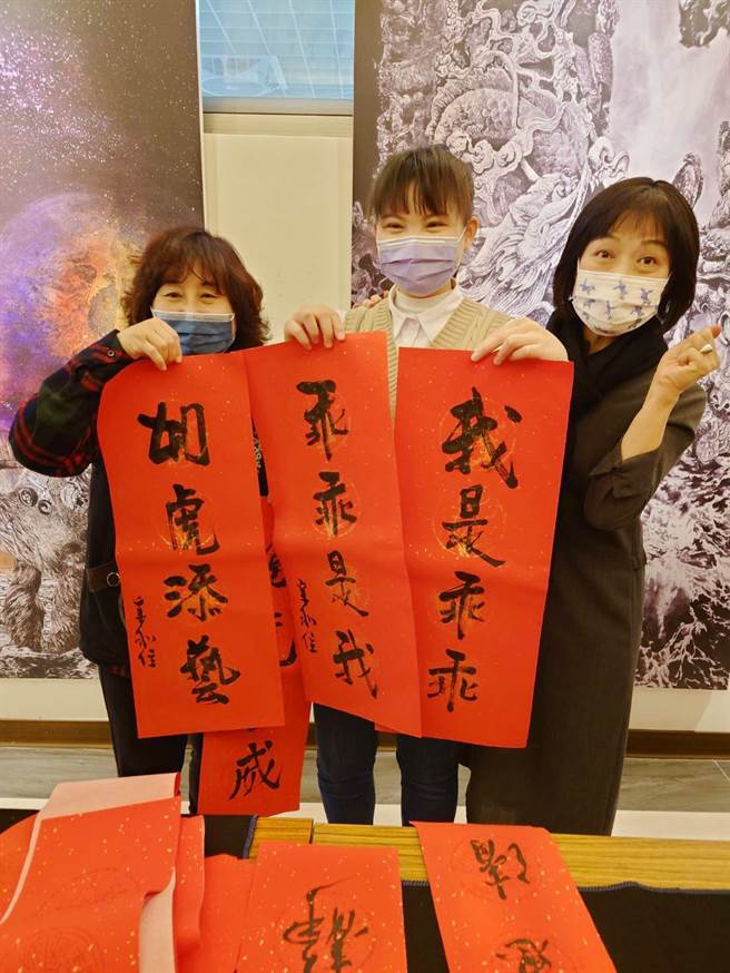 視設系春納活動已邁入第四年，特別感謝學校長的關愛與經費挹注，近幾年可謂不斷地蛻變、茁壯與成長。（圖／南華大學提供）