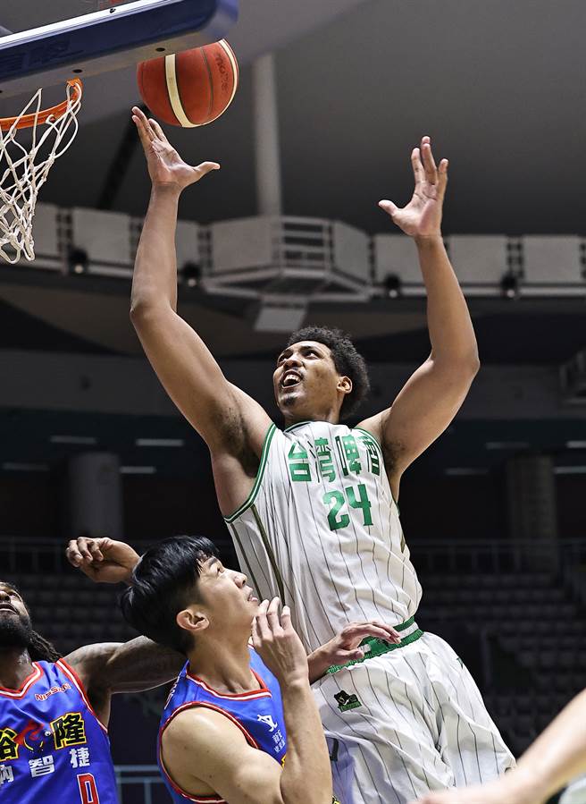 台啤洋将多拉摩尔单周缴出场均20.0分、16.0篮板及3.5次阻攻的攻守俱佳的优异表现，获选上周最佳球员。(中华篮协提供)