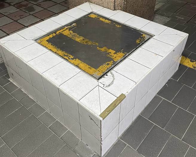 一名男网友见骑楼上有一个方正、类似井口的设施，好奇这个设施到底有什么用途。（图／翻摄脸书社团爆系知识家）