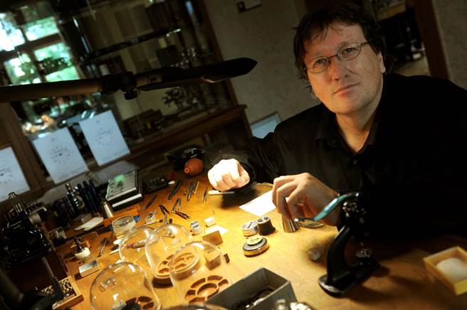 独立制表大师Beat Haldimann是表坛的传奇人物，以H01中置飞行陀飞轮腕表闻名。（瑞博品提供）