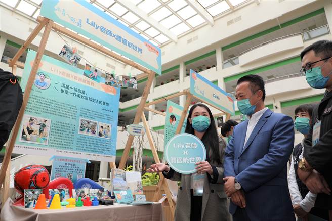 今尚青ㄟ抵「嘉」成果展，除以论坛方式邀请产官学界一同聊聊嘉义县的创业生态，也展出9组在地青年团队创业心路歷程和未来规画。（吕妍庭摄）