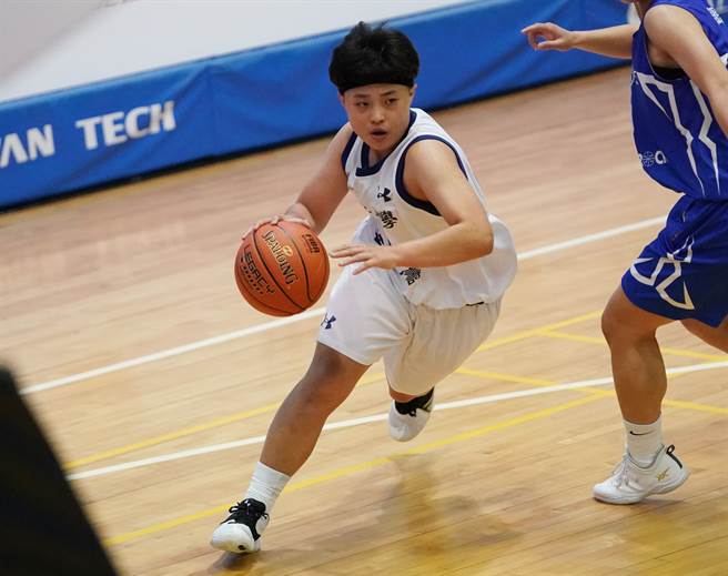 世新大学李盈洁贡献19分。（大专体总提供）