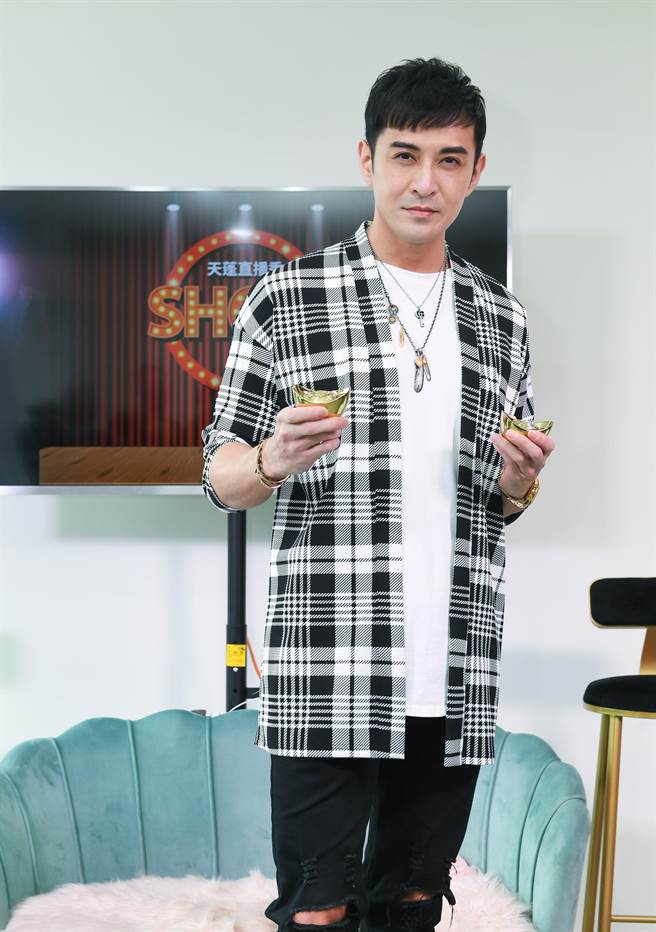 祝钒刚加盟新型态直播节目。（天蓬曜界提供）