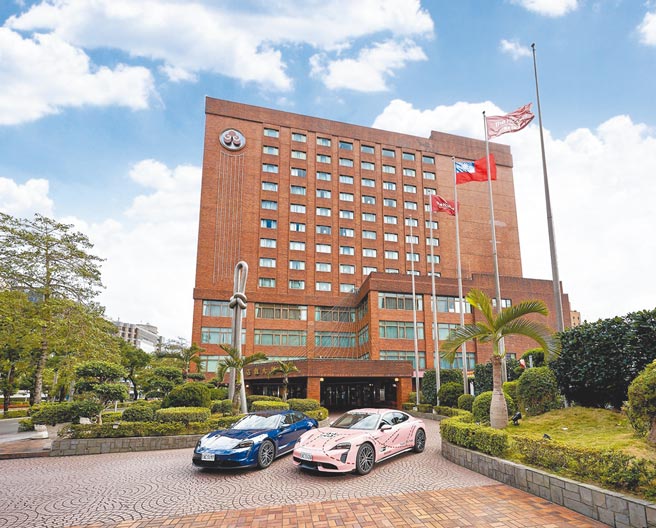 台北福华大饭店携手台北保时捷中心，打造保时捷全系列电动车款皆适用的充电据点。（台北福华大饭店提供）